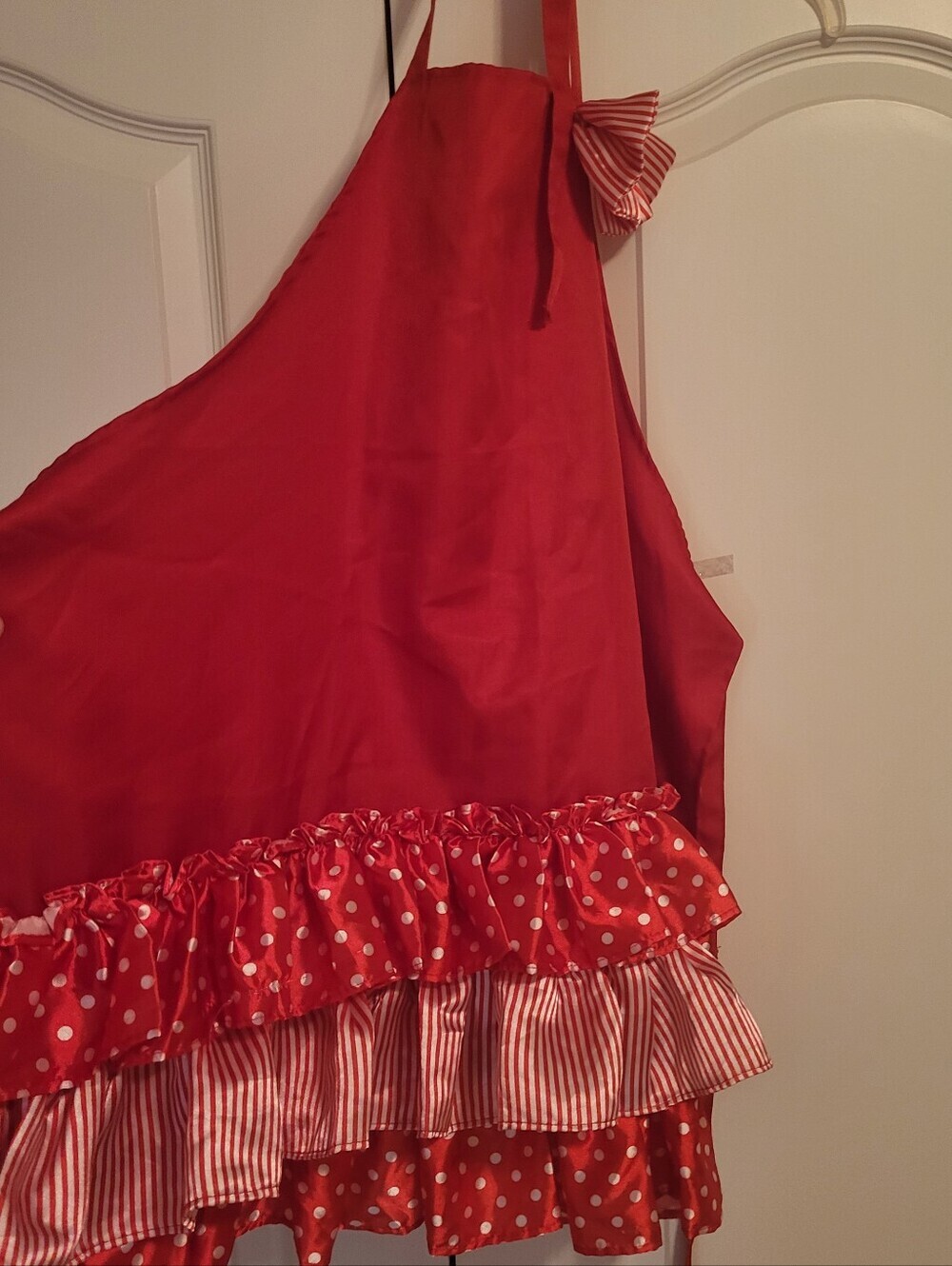 Red Ruffled Polka Dot Apron - Picture 4 of 5
